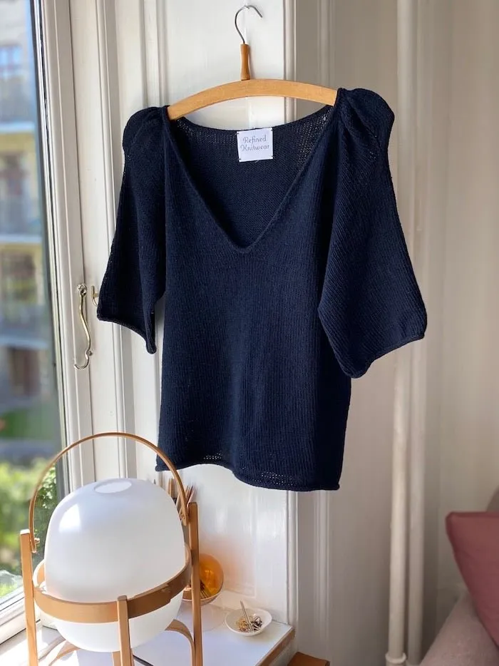 Casia Tee v-neck fra Refined Knitwear, Strikkeopskrift